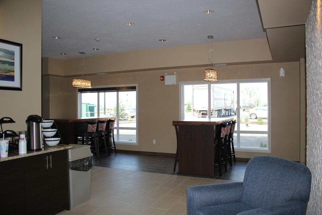 Comfort Inn & Suites Edmonton International Airport Nisku Eksteriør bilde
