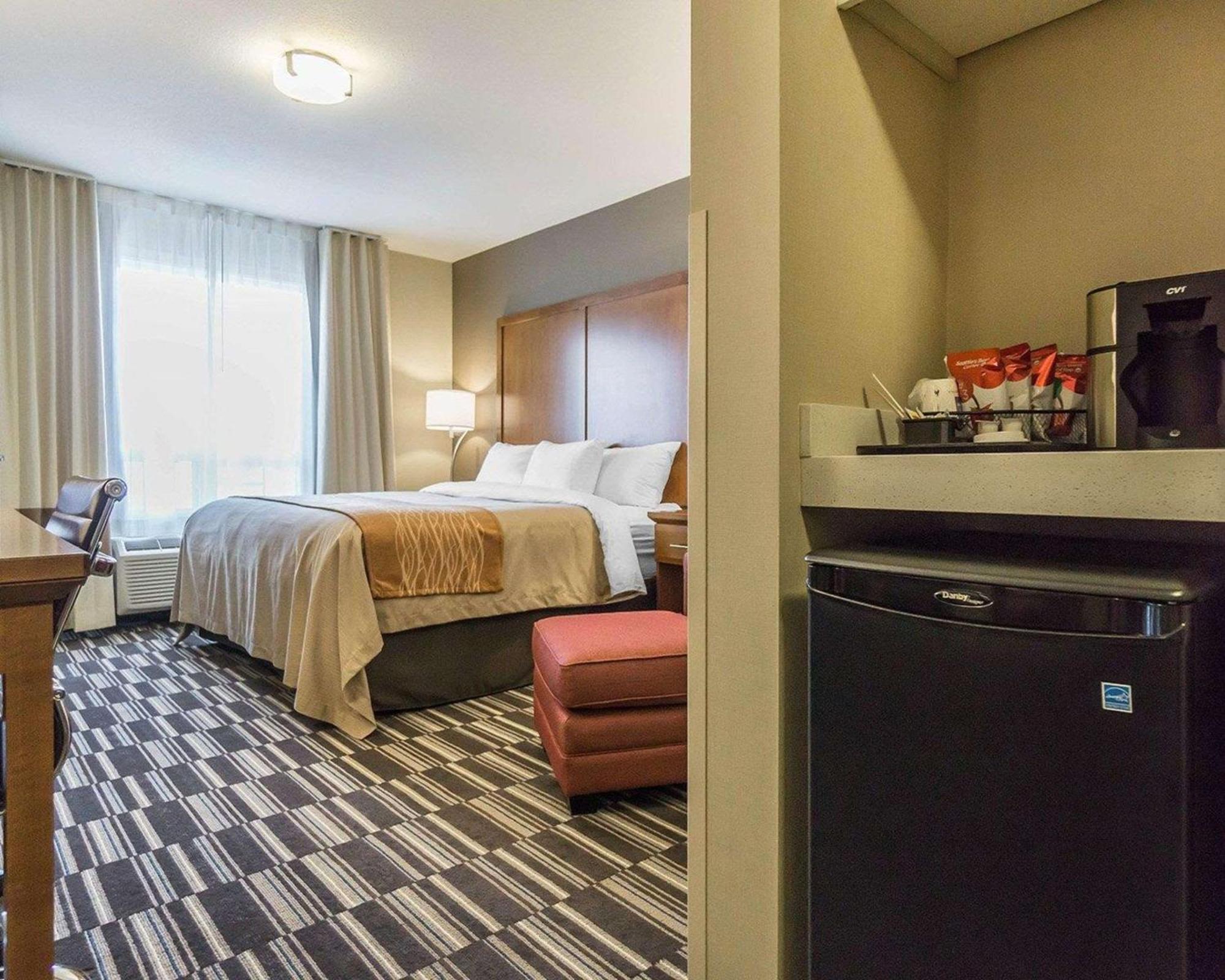 Comfort Inn & Suites Edmonton International Airport Nisku Eksteriør bilde